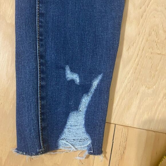 Universal Thread high rise distressed/deconstructed jegging in size 4/27R - Picture 12 of 14